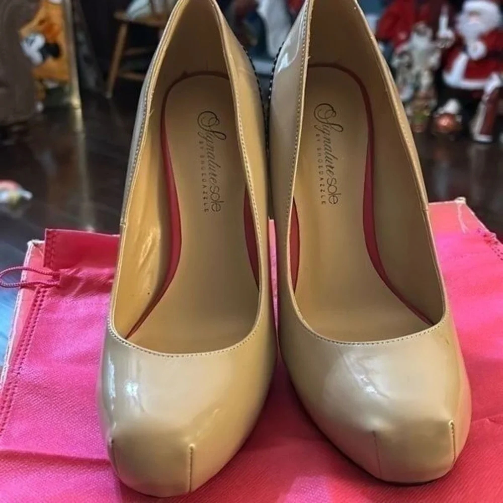ShoeDazzle High‎ Heels Womens Size 6.5 Beige/Black